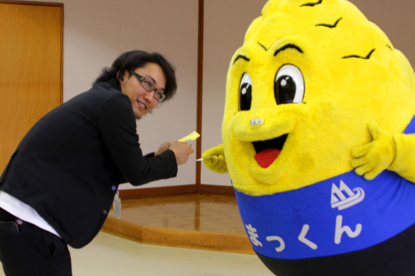 まっくんと名刺交換